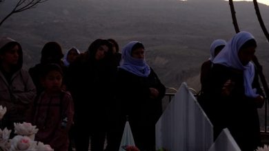 صورة الإيزيديون يزورون مقبرة الشهداء بمناسبة عيد صوم الفقير